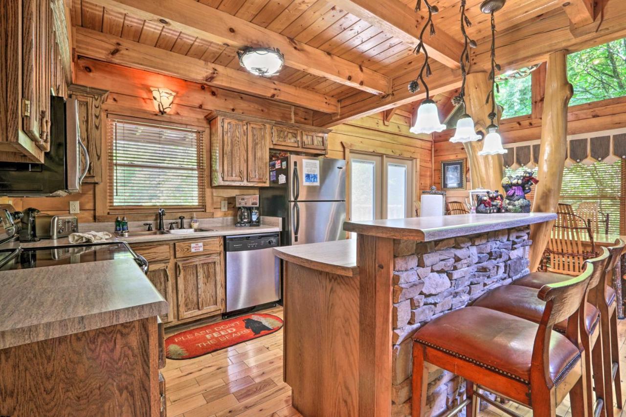 Pigeon Forge Getaway With Covered Patio And Hot Tub! Экстерьер фото