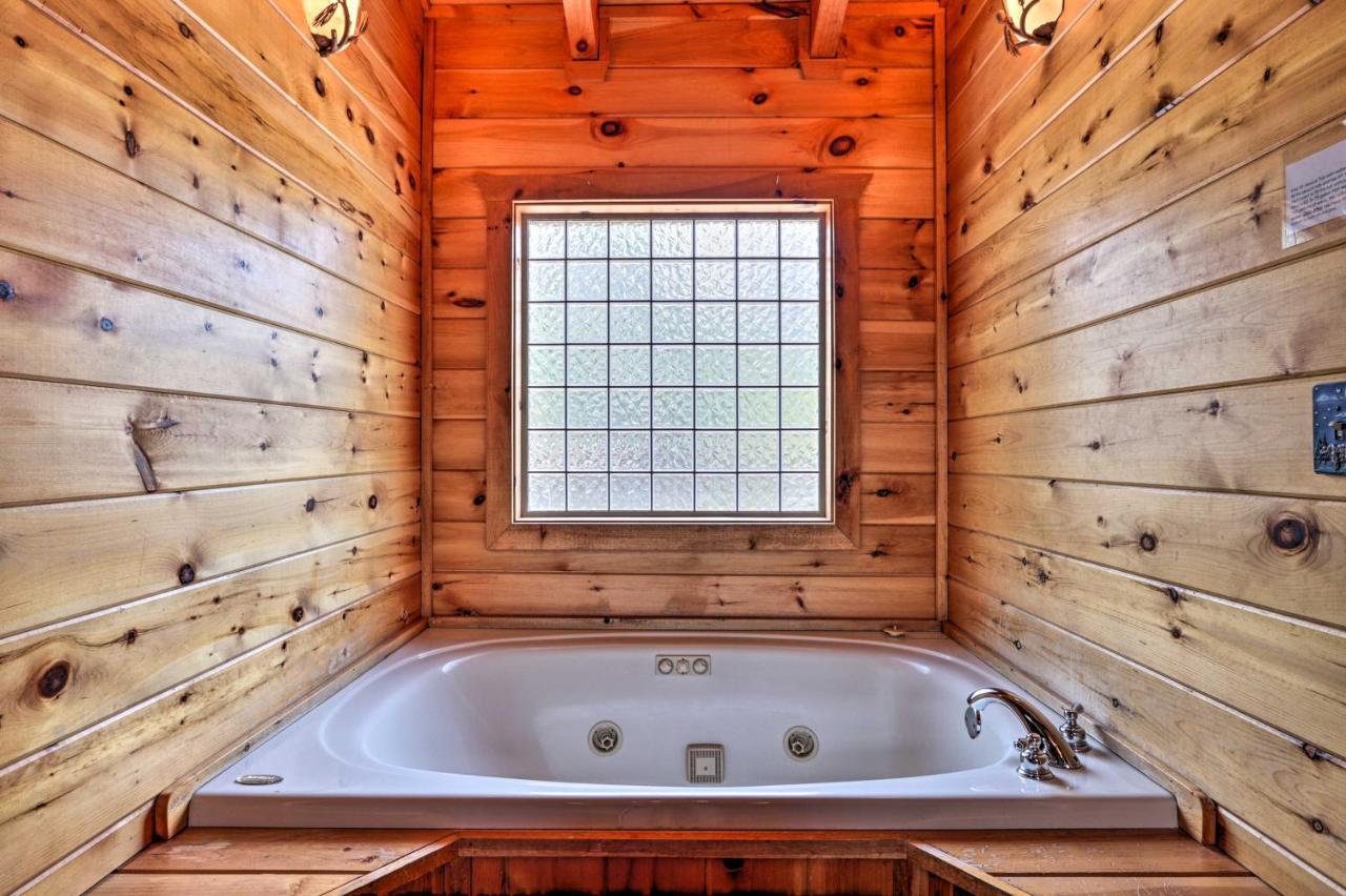 Pigeon Forge Getaway With Covered Patio And Hot Tub! Экстерьер фото